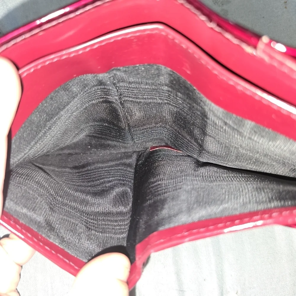 Elegant And Classic Authentic Gucci Burgundy Leather Wallet With Bamboo Accent - Picture 10 of 10